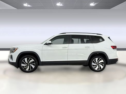 Used 2025 Volkswagen Atlas SE AWD/4WD image 2