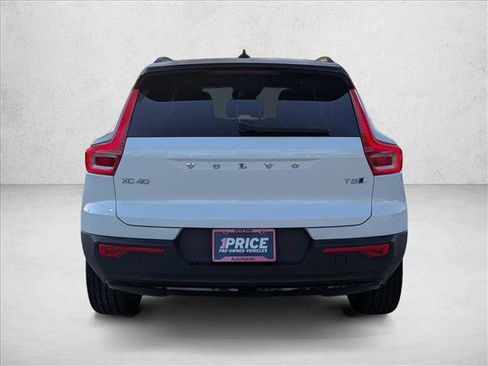 Used 2021 Volvo XC40 T5 R-Design AWD/4WD image 7