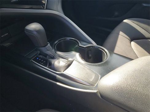Used 2018 Toyota Camry LE w/ Convenience Package image 26