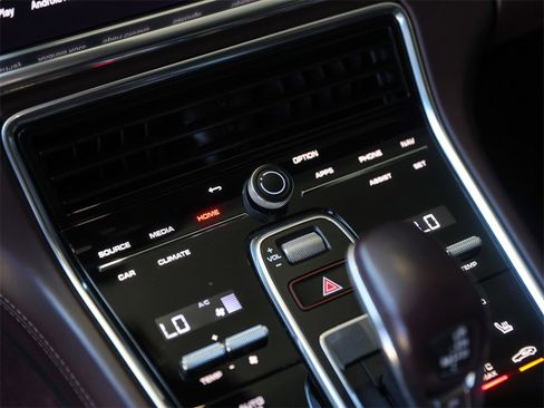 Certified 2022 Porsche Panamera 4S w/ Premium Package image 27