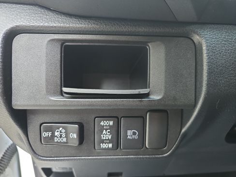 Used 2019 Toyota Tacoma TRD Off-Road w/ Technology Package AWD/4WD image 26