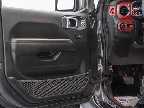 Used 2024 Jeep Wrangler Unlimited Sahara w/ Technology Group AWD/4WD image 40