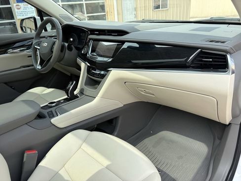 Used 2024 Cadillac XT6 Premium Luxury w/ Technology Package FWD image 29