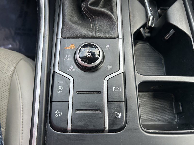 Used 2023 Kia Sorento S w/ Panoramic Sunroof Package AWD/4WD image 10