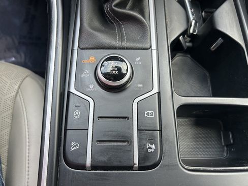 Used 2023 Kia Sorento S w/ Panoramic Sunroof Package AWD/4WD image 10