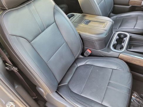 Used 2019 Chevrolet Silverado 1500 High Country w/ Technology Package image 21