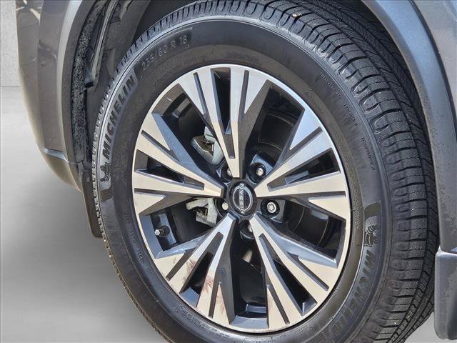 Used 2023 Nissan Rogue SV FWD image 9