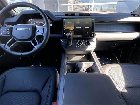 New 2026 Land Rover Defender 110 X-Dynamic SE image 5