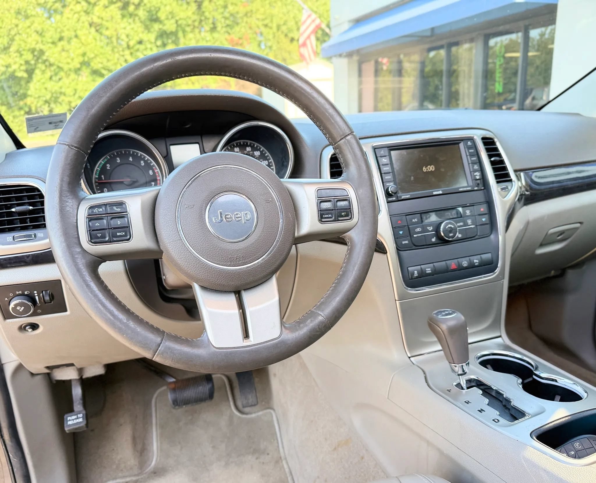 Used 2013 Jeep Grand Cherokee Laredo RWD image 40