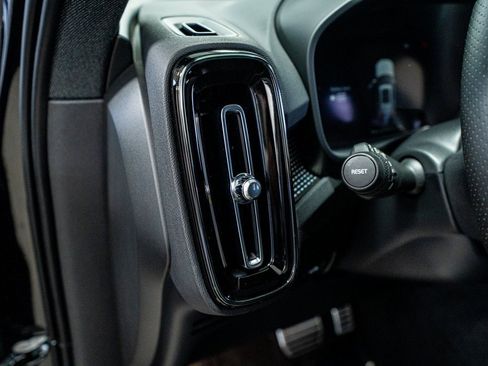 Used 2021 Volvo XC40 P8 Recharge w/ Advanced Package image 36