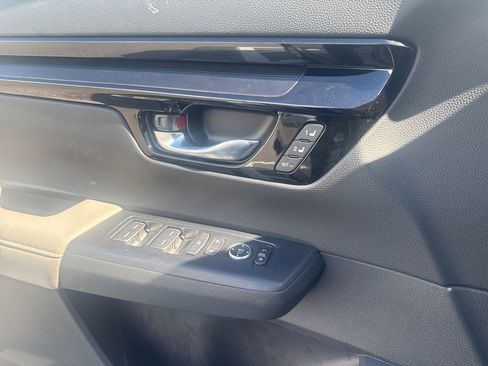 Used 2025 Honda CR-V EX-L image 11