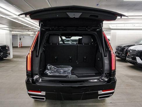 Used 2026 Cadillac Escalade Luxury image 27