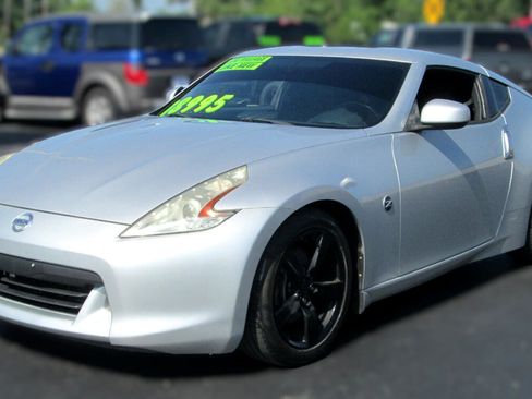 Used 2012 Nissan 370Z Coupe image 2