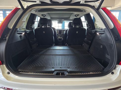 Used 2023 Volvo XC90 T8 Ultimate w/ Lounge Package image 13