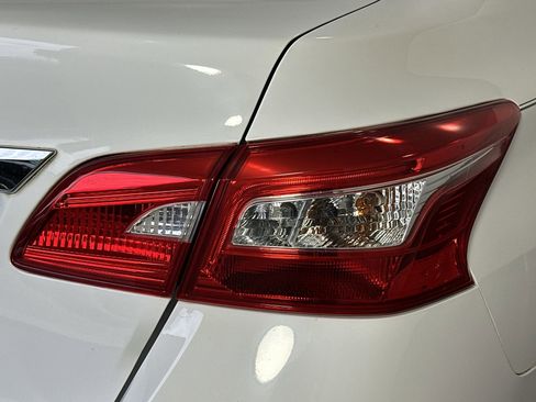 Used 2017 Nissan Sentra S image 28