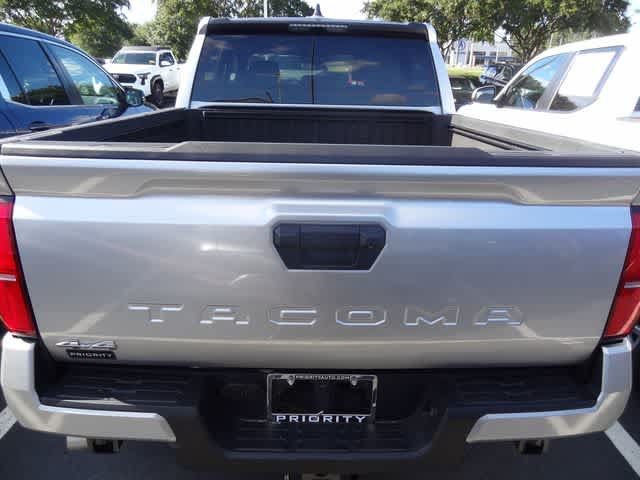 Used 2025 Toyota Tacoma SR5 AWD/4WD image 7