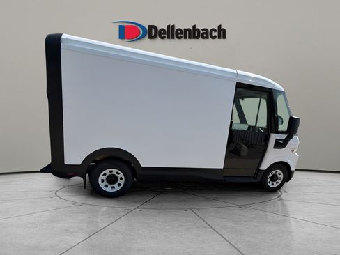 Used 2024 Chevrolet Brightdrop 400 w/ Commercial Equipment Package AWD/4WD image 8