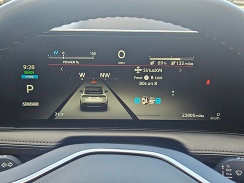 Used 2023 Nissan Ariya FWD image 11