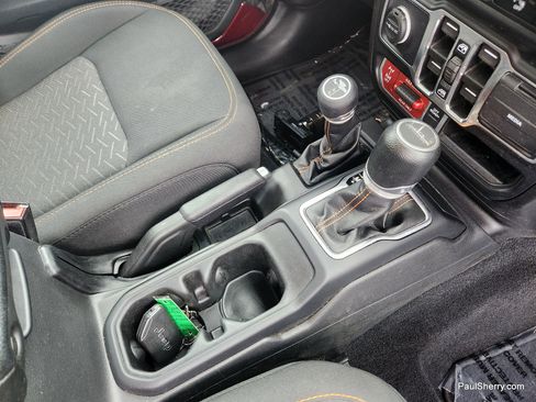 Used 2022 Jeep Gladiator Mojave w/ Cold Weather Group image 36