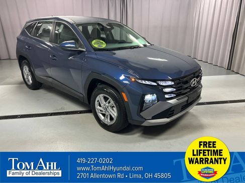 Used 2025 Hyundai Tucson SE AWD/4WD image 1