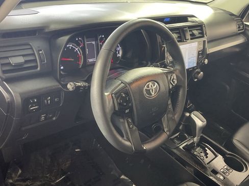 Used 2022 Toyota 4Runner TRD Off-Road Premium w/ Moonroof Package AWD/4WD image 11
