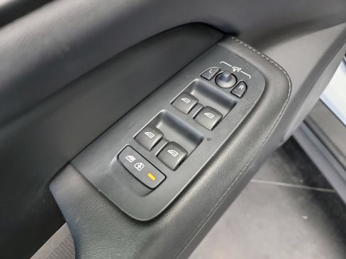 Used 2025 Volvo V60 B5 Cross Country Plus AWD/4WD image 14