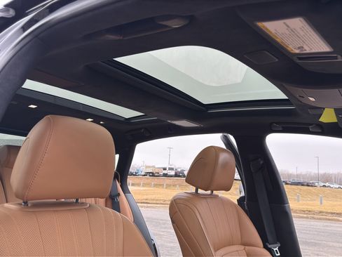 Used 2023 Lexus LS 500 Luxury w/ Luxury Package image 30