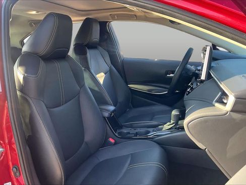 Used 2026 Toyota Corolla XLE FWD image 8