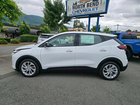 New 2027 Chevrolet Bolt LT w/ Comfort Package FWD image 8