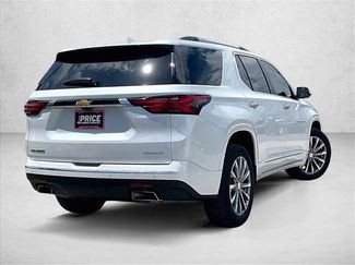 Used 2023 Chevrolet Traverse Premier FWD video 2