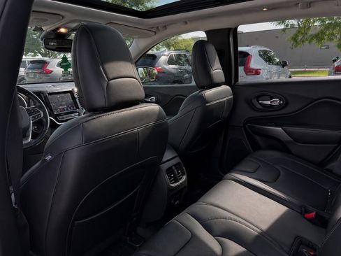 Used 2021 Jeep Cherokee Limited AWD/4WD image 17
