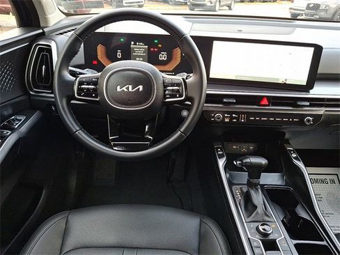 Certified 2025 Kia Sorento S image 12
