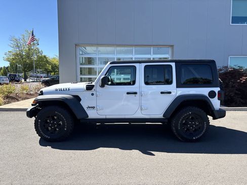Used 2023 Jeep Wrangler Unlimited w/ Convenience Group AWD/4WD image 2