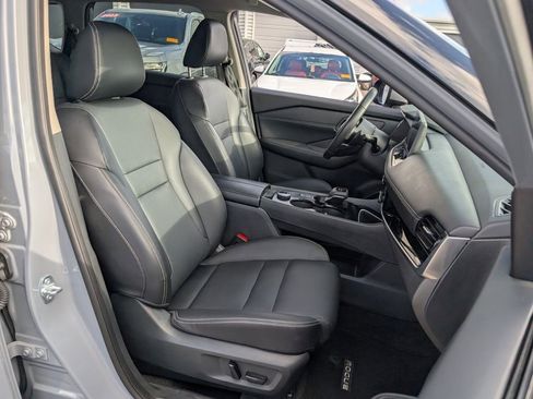 Certified 2024 Nissan Rogue SL image 18