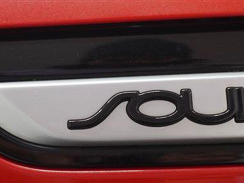 Used 2015 Kia Soul + FWD image 2