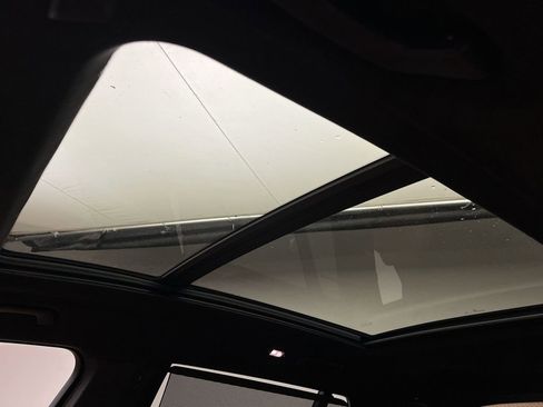 Certified 2024 BMW X7 xDrive40i w/ M Sport Package image 20