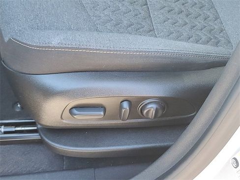 Used 2022 Chevrolet Equinox LT image 26