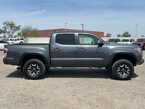 Used 2021 Toyota Tacoma TRD Off-Road w/ Technology Package image 4