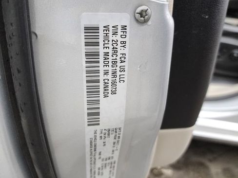 Used 2022 Chrysler Pacifica Touring-L FWD image 47