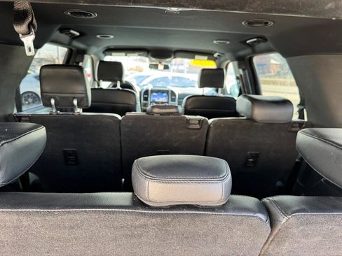 Used 2019 Ford Expedition XLT w/ Equipment Group 202A AWD/4WD image 25