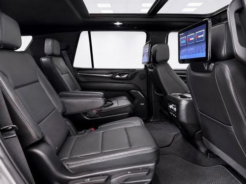 Used 2024 GMC Yukon Denali w/ Advanced Technology Package AWD/4WD image 19