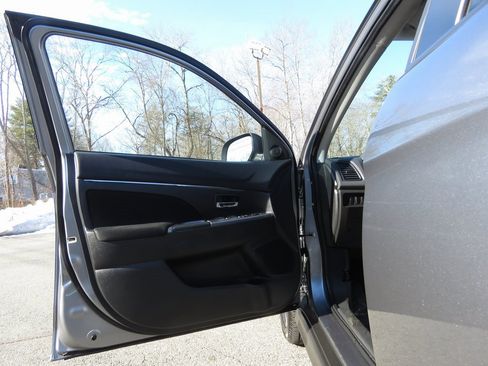 Used 2019 Mitsubishi Outlander Sport SE image 9