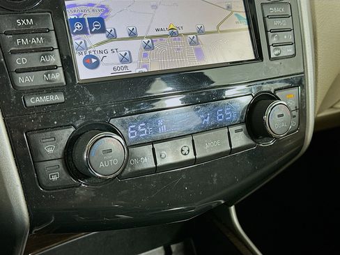 Used 2015 Nissan Altima 2.5 SL w/ Technology Package image 24