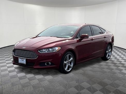 Used 2016 Ford Fusion SE AWD/4WD image 3
