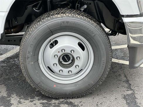New 2025 Ford F350 XL w/ XL Chrome Package image 7
