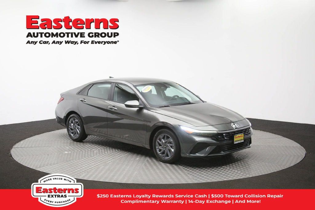 Used 2024 Hyundai Elantra SEL FWD image 48