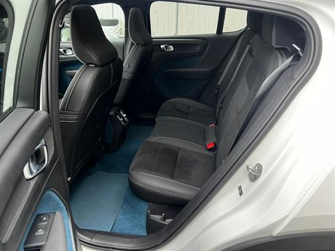 Used 2023 Volvo C40 P8 Recharge Ultimate AWD/4WD image 17