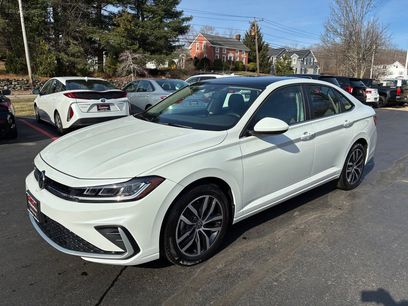 Used 2025 Volkswagen Jetta SE w/ Sunroof Package