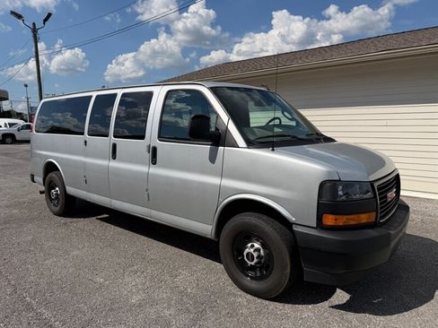 Used 2024 GMC Savana 3500 LS RWD image 2