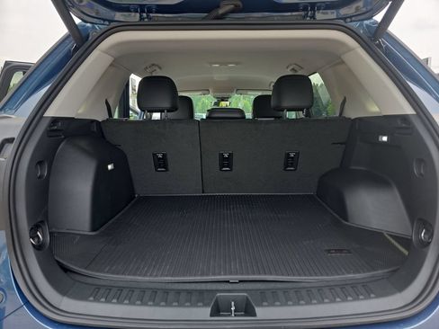 New 2027 GMC Terrain Denali w/ LPO, Floor Liner Package AWD/4WD image 12
